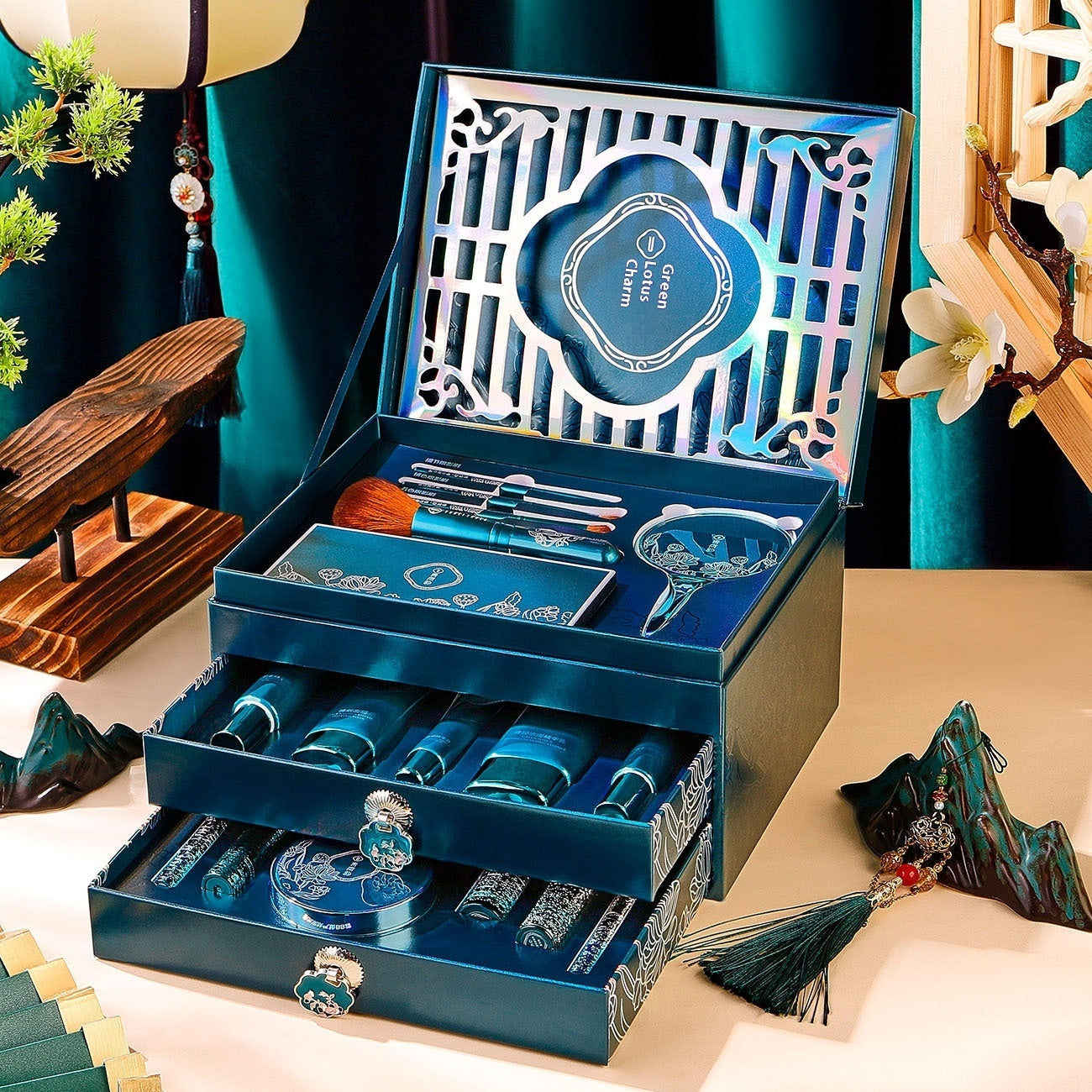 Green Lotus Beauty Makeup And Skin Care 18 Pieces Suit CJ